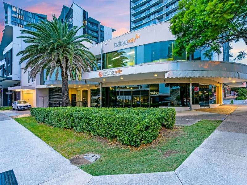 15 Harries Road, Coorparoo QLD 4151