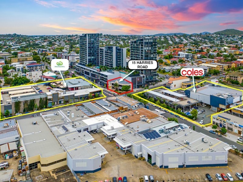 15 Harries Road, Coorparoo QLD 4151