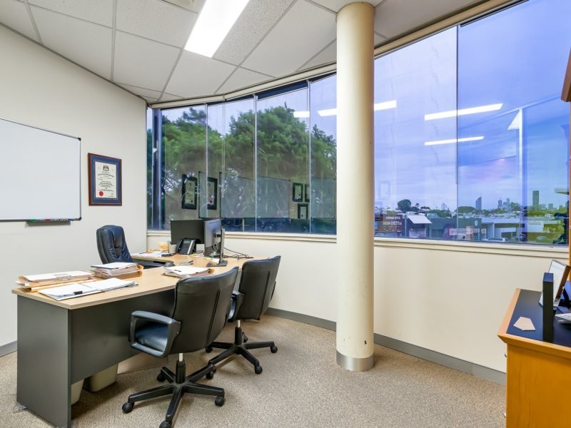 15 Harries Road, Coorparoo QLD 4151