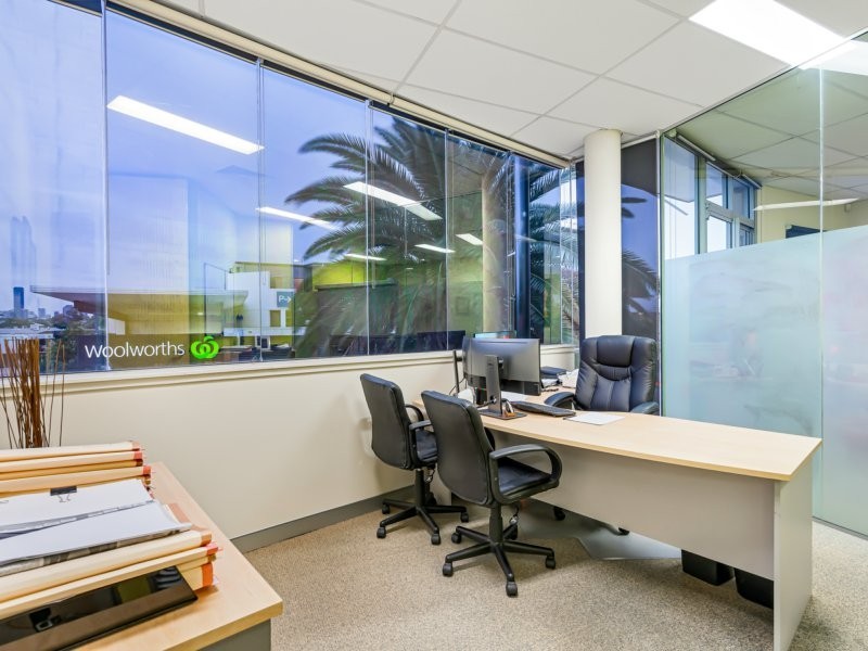 15 Harries Road, Coorparoo QLD 4151