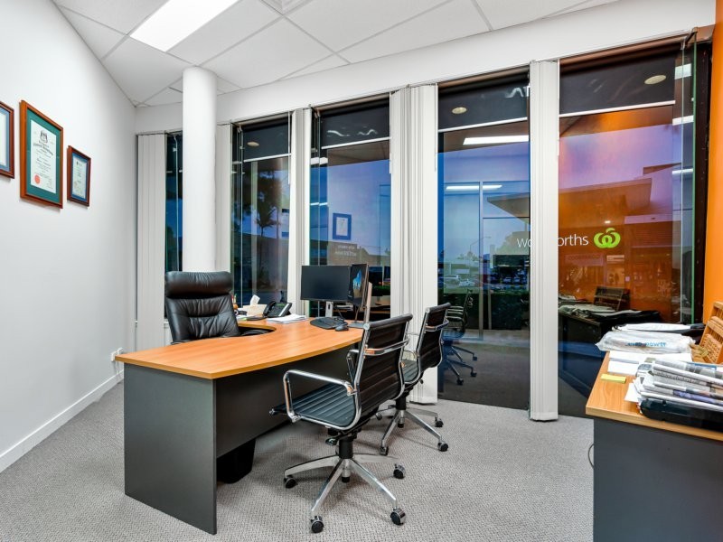 15 Harries Road, Coorparoo QLD 4151