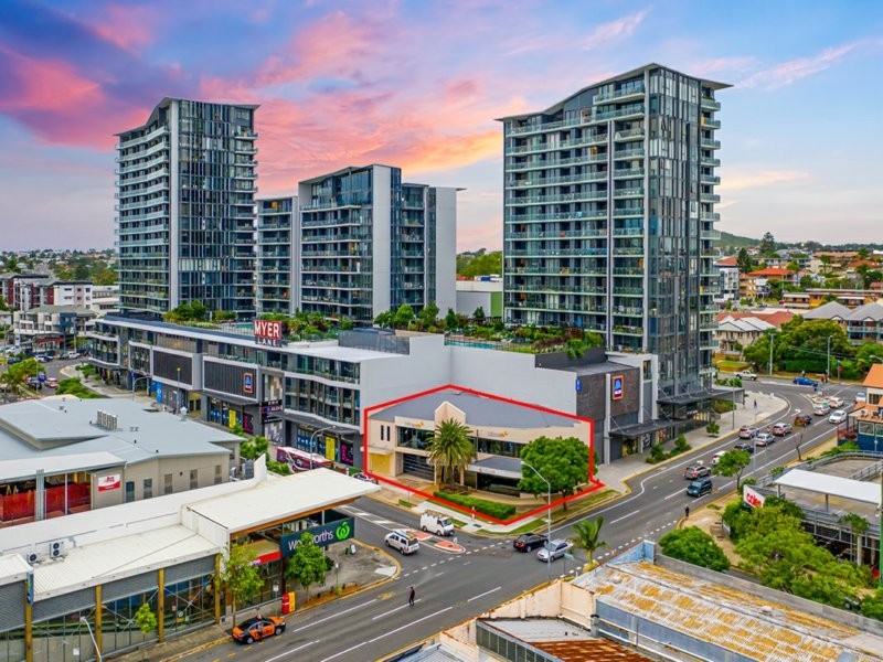 15 Harries Road, Coorparoo QLD 4151