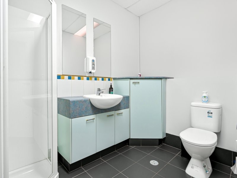 15 Harries Road, Coorparoo QLD 4151