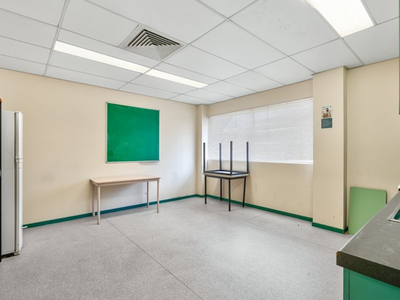 105 Browns Plains Rd, Browns Plains QLD 4118