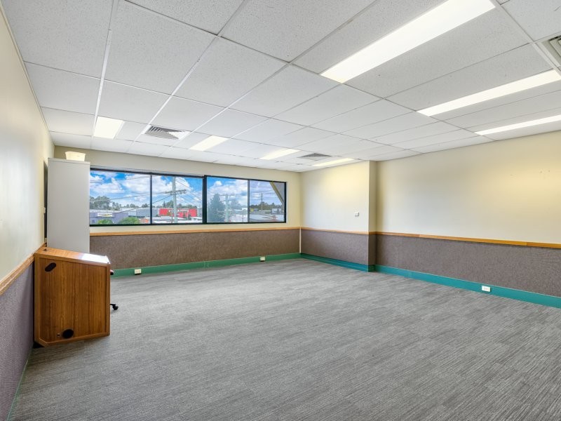 105 Browns Plains Rd, Browns Plains QLD 4118