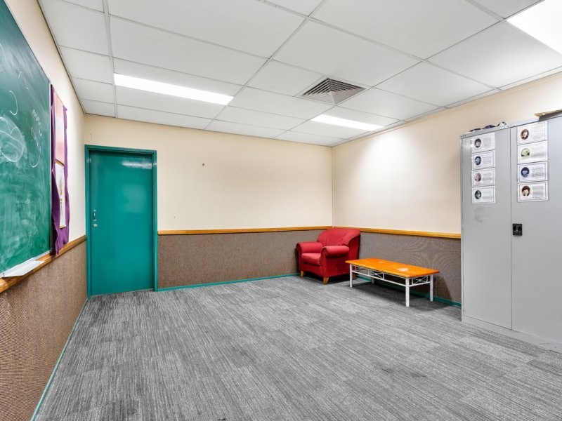 105 Browns Plains Rd, Browns Plains QLD 4118