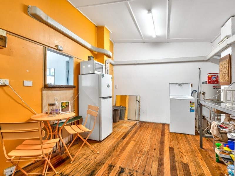 1/50 Seville Road, Holland Park QLD 4121