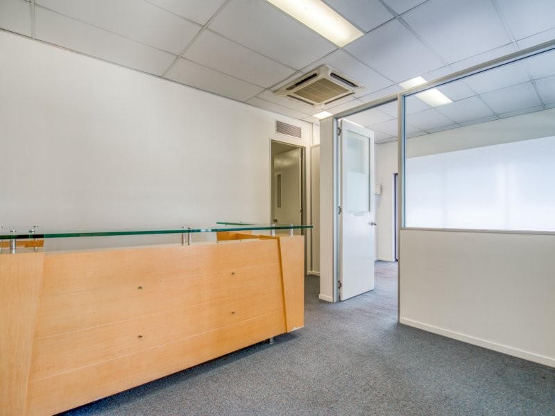 63 Old Cleveland Road, Greenslopes QLD 4120