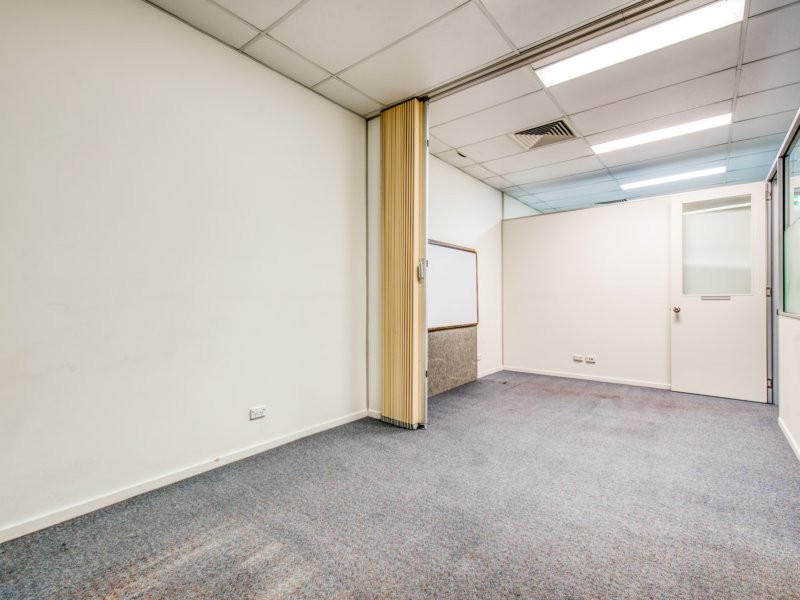 63 Old Cleveland Road, Greenslopes QLD 4120