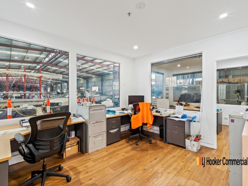 2/74-76 Magnesium Drive, Crestmead QLD 4132