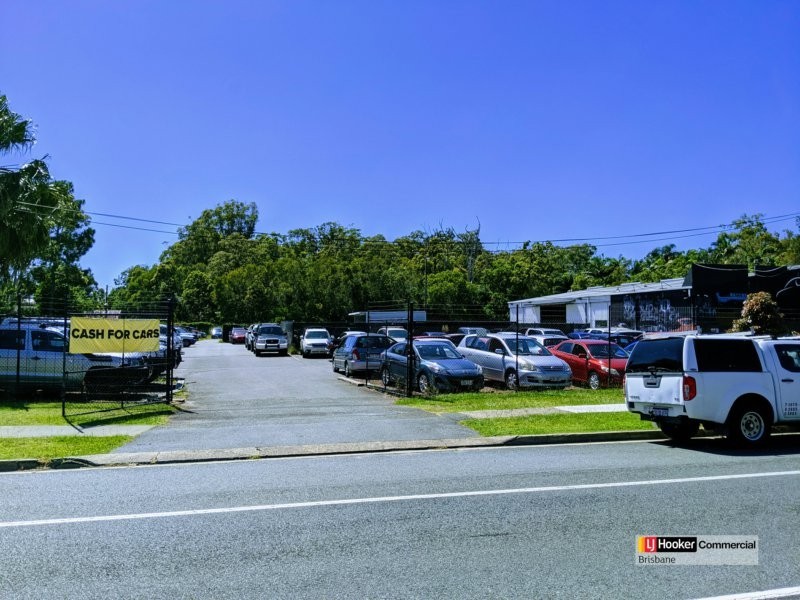 103 Olsen Avenue, Labrador QLD 4215