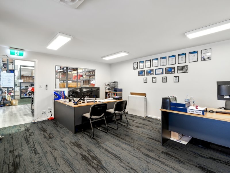 4 Dan Street, Slacks Creek QLD 4127