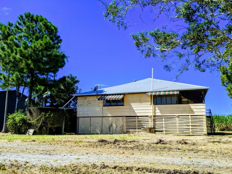 4 Cooks Road, Woongoolba QLD 4207