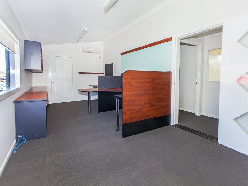 Front office& Rear W’House/14A/18 Chrome Street, Salisbury QLD 4107