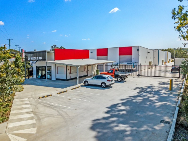 21 Middle Road, Hillcrest QLD 4118