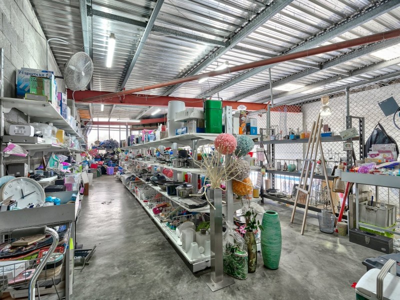 28 Johnson Road, Hillcrest QLD 4118