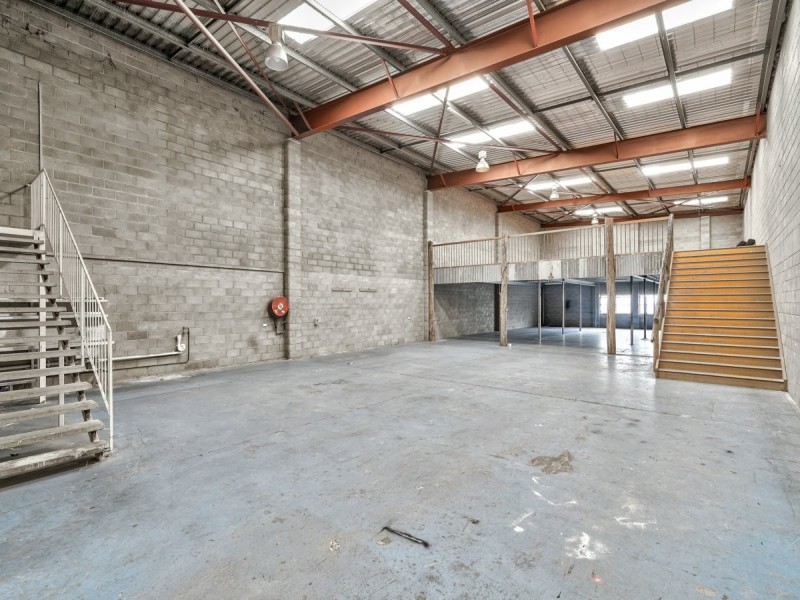 28 Johnson Road, Hillcrest QLD 4118