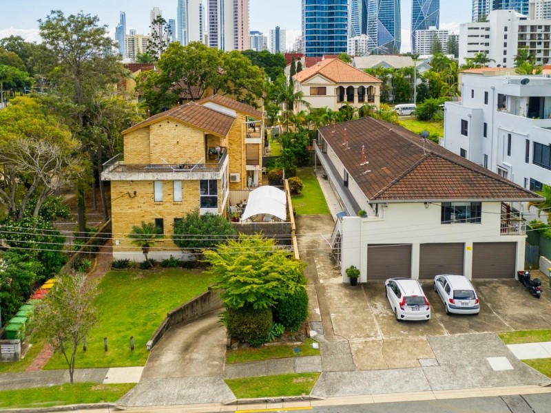 11-13 Rosewood Avenue, Broadbeach QLD 4218