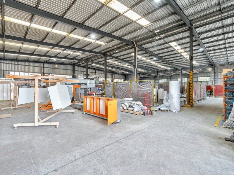part of 8, 169 Queens Road, Kingston QLD 4114