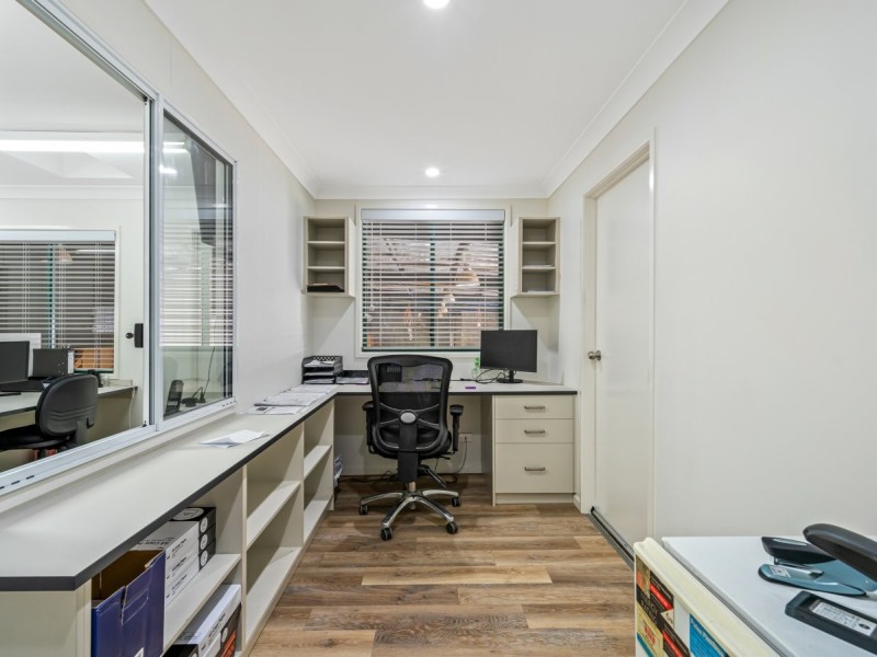 3 Monique Court, Raceview QLD 4305