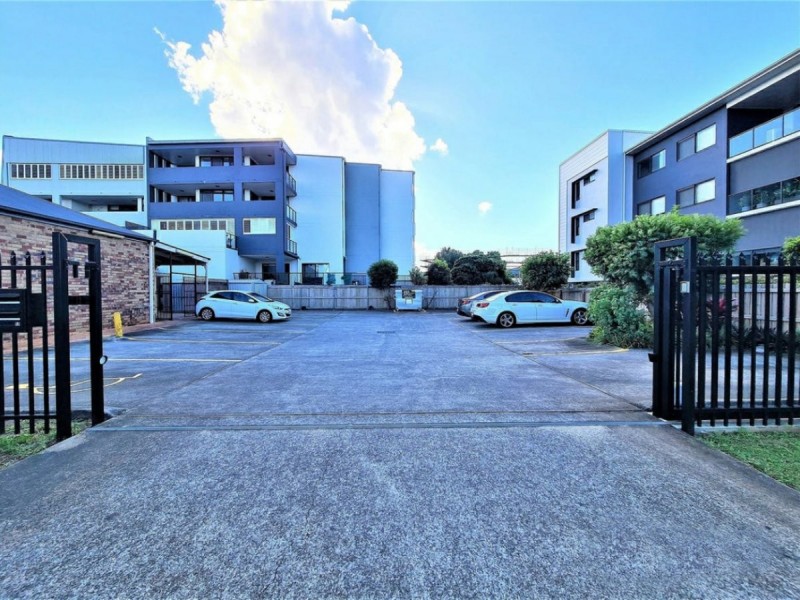 Shop 4/160 Broadwater Terrace, Redland Bay QLD 4165