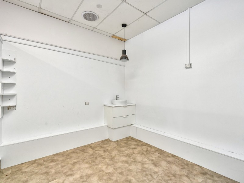 90-98 Pine Mountain Road, Brassall QLD 4305