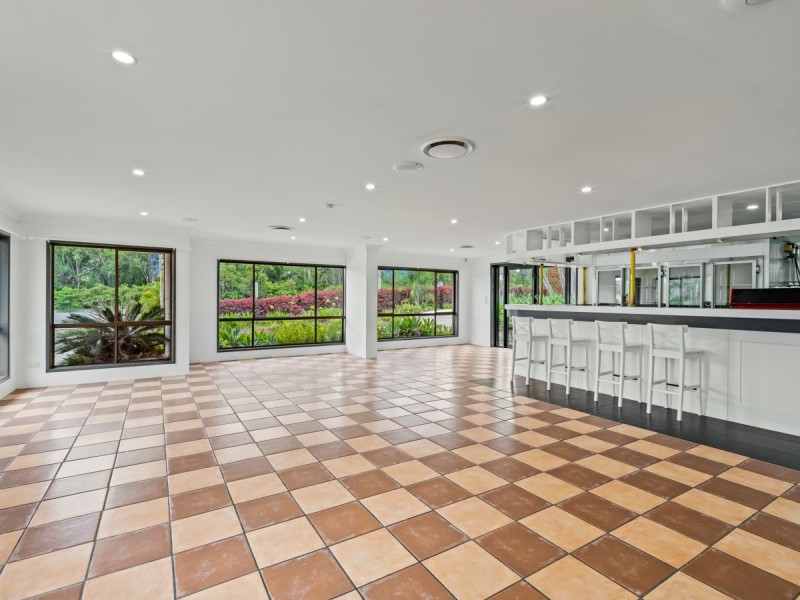 3725 Pacific Highway, Slacks Creek QLD 4127