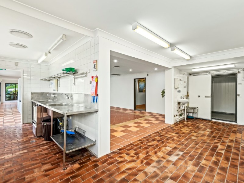 3725 Pacific Highway, Slacks Creek QLD 4127