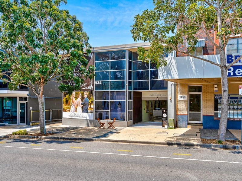 934 Logan Road, Holland Park West QLD 4121