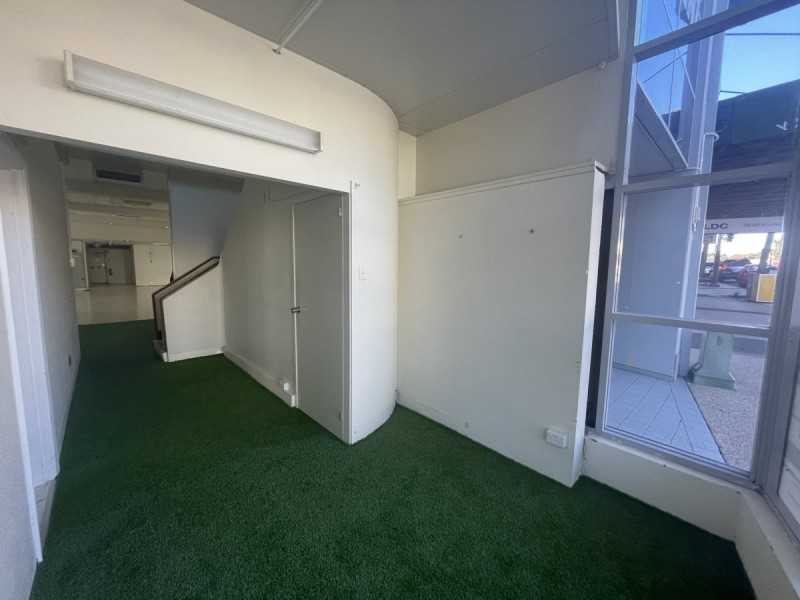 934 Logan Road, Holland Park West QLD 4121