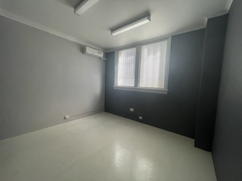 934 Logan Road, Holland Park West QLD 4121