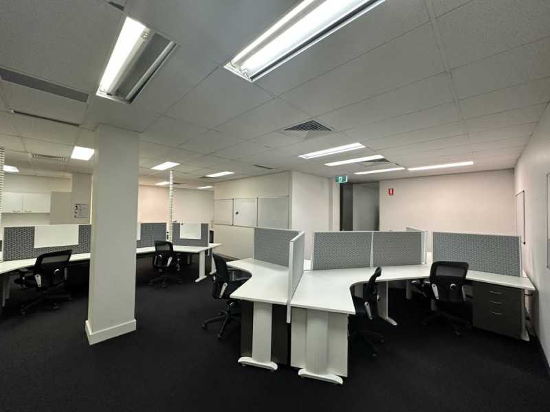 2020 Logan Road, Upper Mount Gravatt QLD 4122