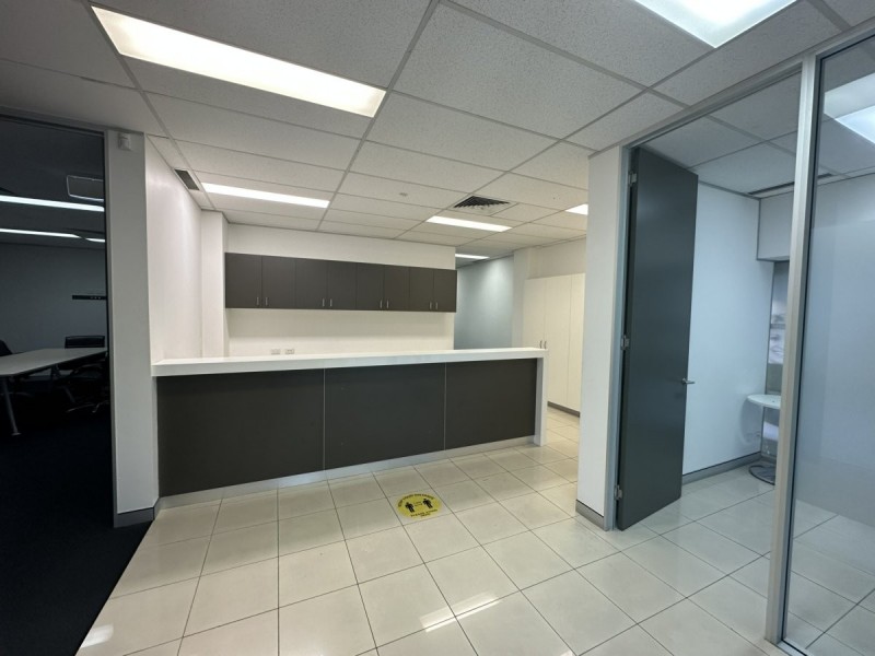 2020 Logan Road, Upper Mount Gravatt QLD 4122