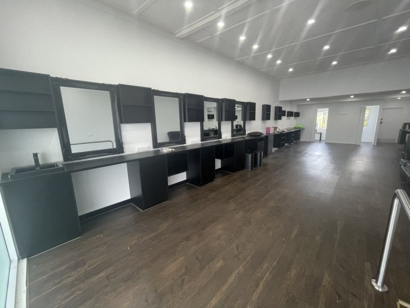 627 Logan Road, Greenslopes QLD 4120