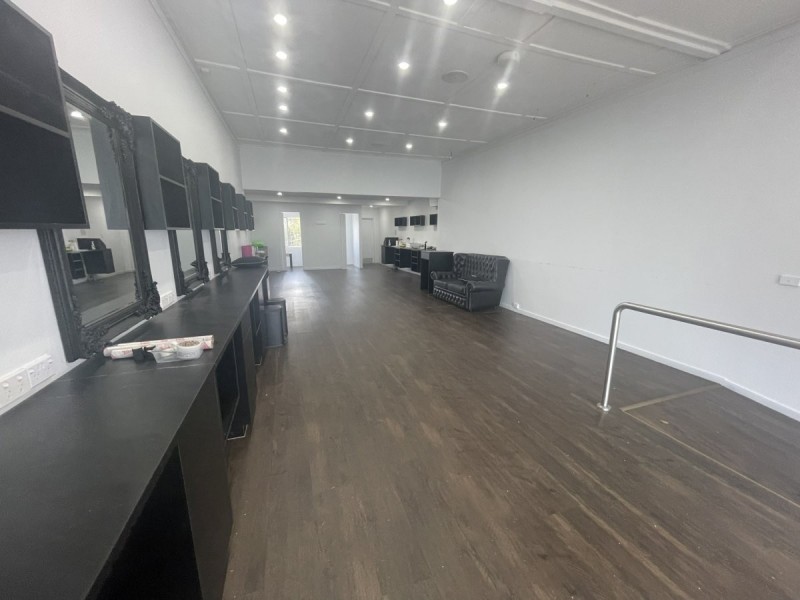 627 Logan Road, Greenslopes QLD 4120