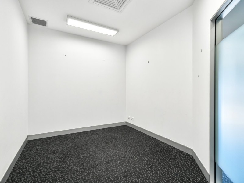 2 or 5 & 6/84 Wembley Road, Logan Central QLD 4114