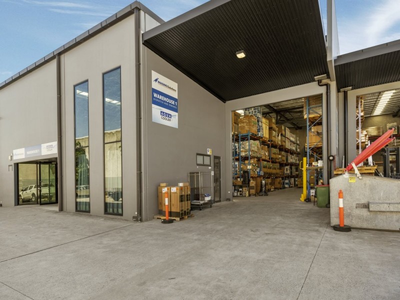 16 & 17/18 Ellerslie Road, Meadowbrook QLD 4131