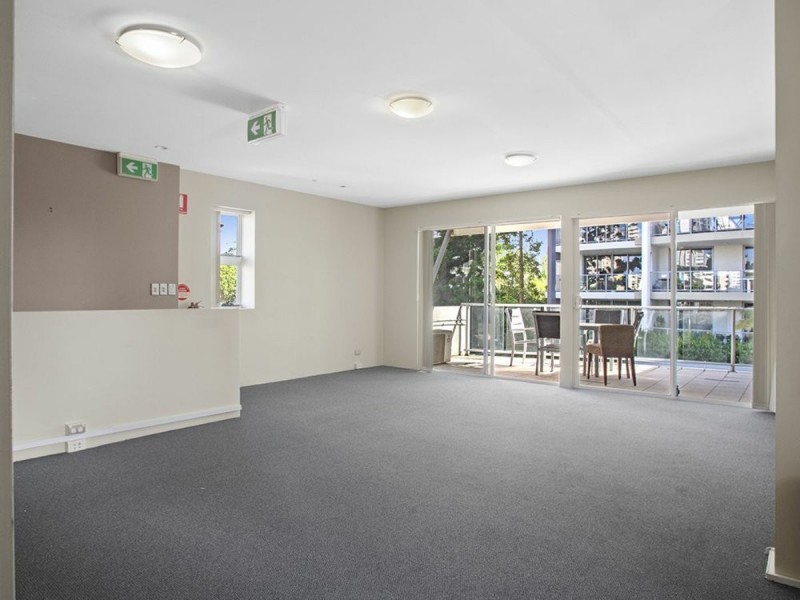 80 Ferny Avenue, Surfers Paradise QLD 4217