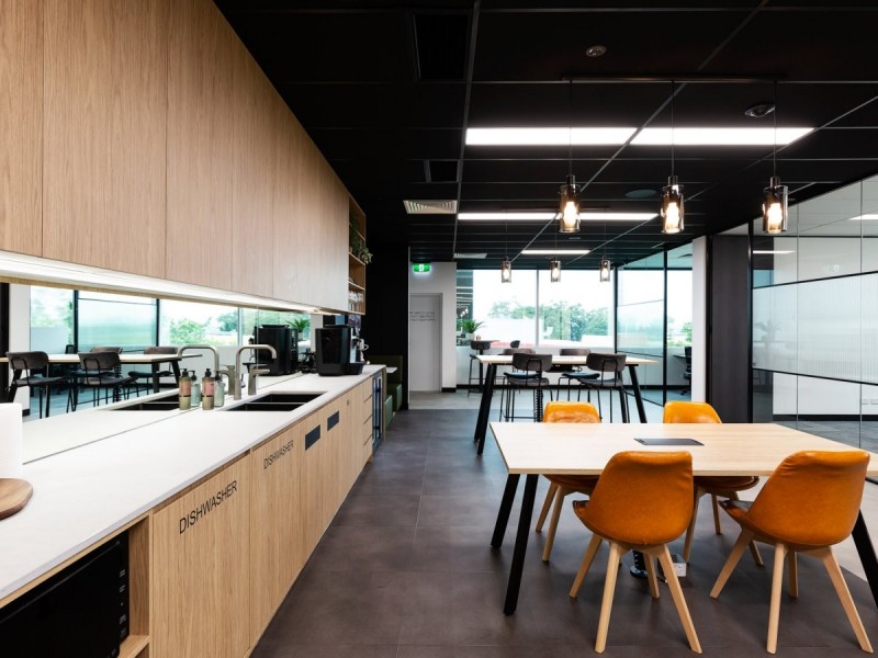 8 Clunies Ross Court, Eight Mile Plains QLD 4113