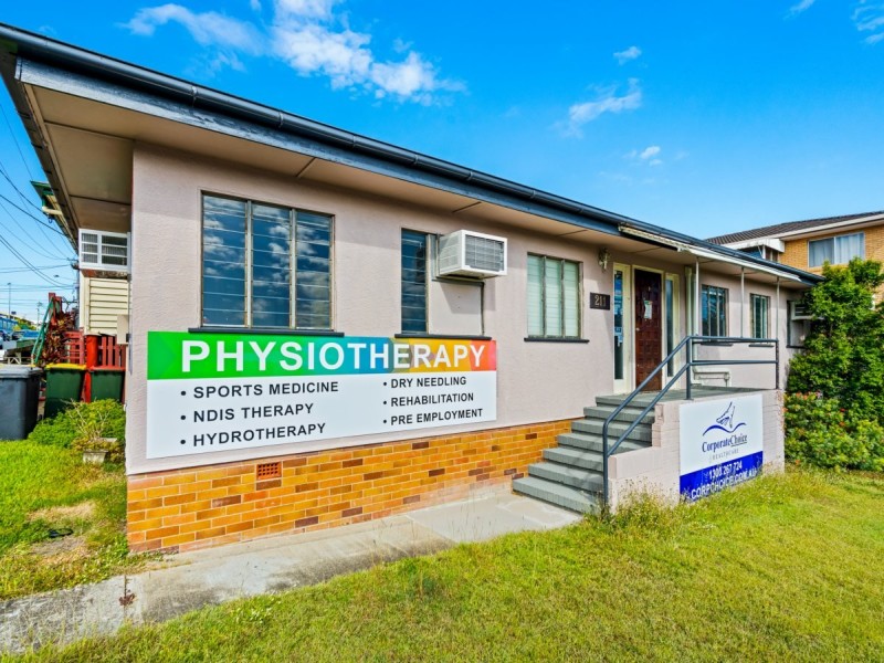 211 Juliette Street, Greenslopes QLD 4120