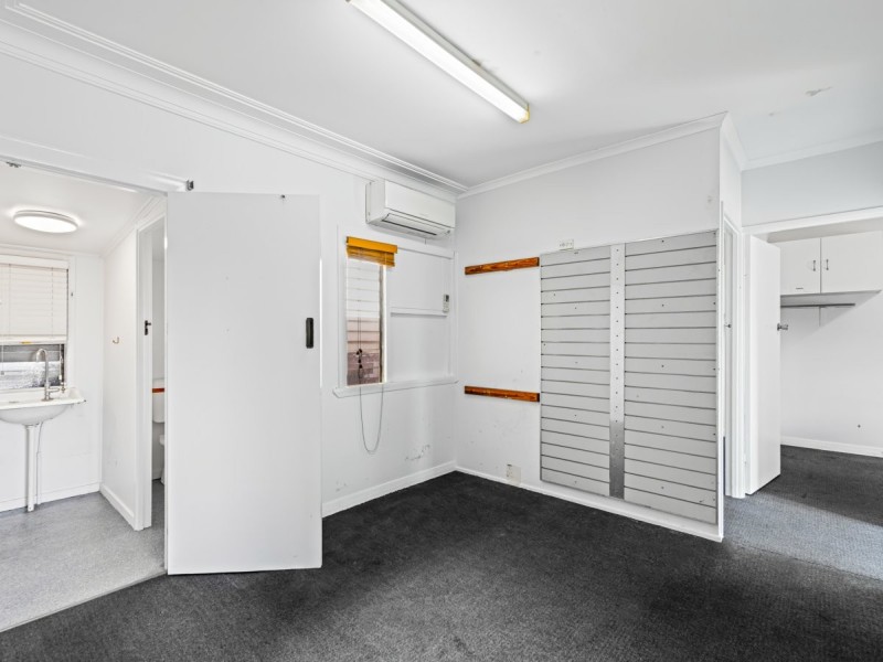 211 Juliette Street, Greenslopes QLD 4120