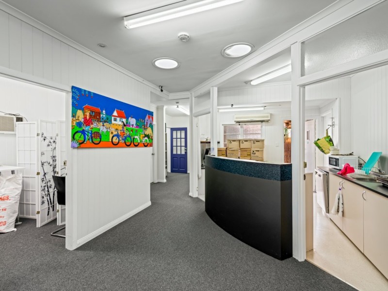 31 Samuel Street, Camp Hill QLD 4152