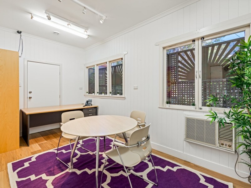 31 Samuel Street, Camp Hill QLD 4152