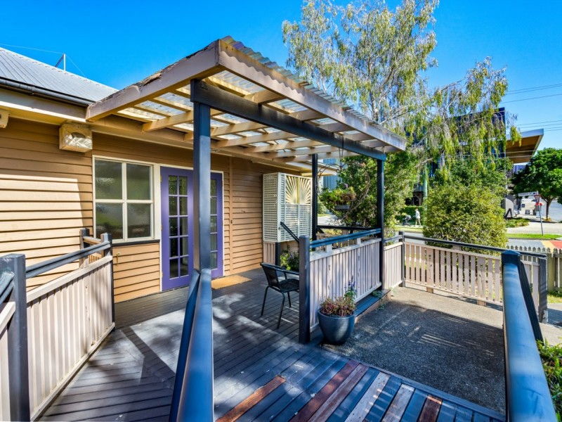 31 Samuel Street, Camp Hill QLD 4152