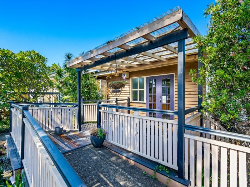 31 Samuel Street, Camp Hill QLD 4152