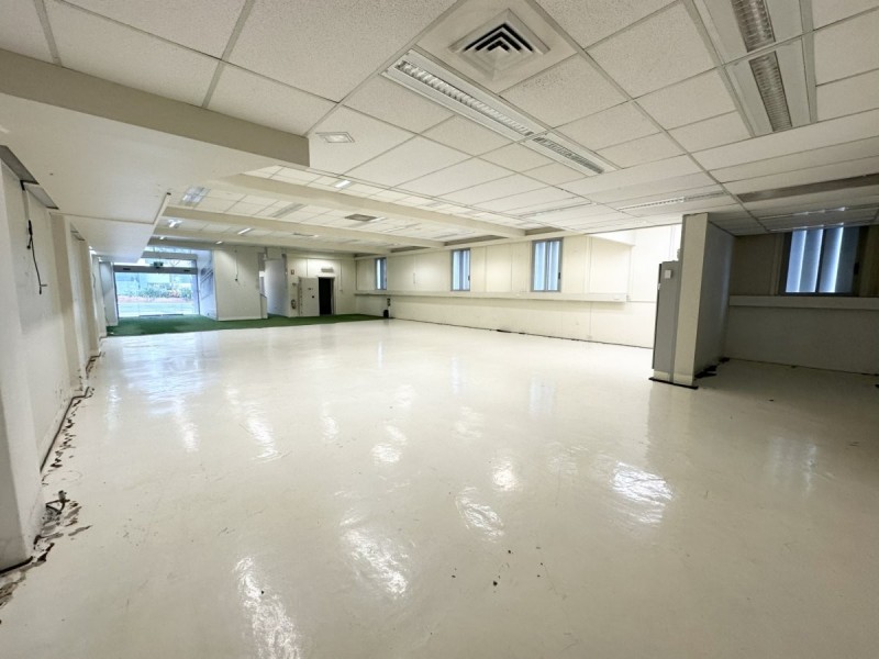 934 Logan Road, Holland Park West QLD 4121