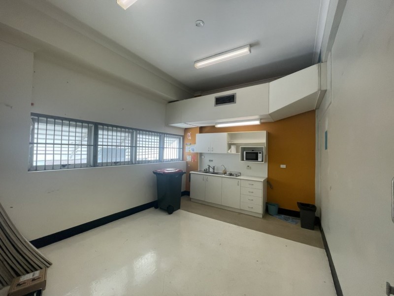 934 Logan Road, Holland Park West QLD 4121