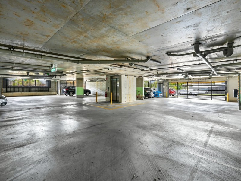 1/30 Cinderella Drive, Springwood QLD 4127