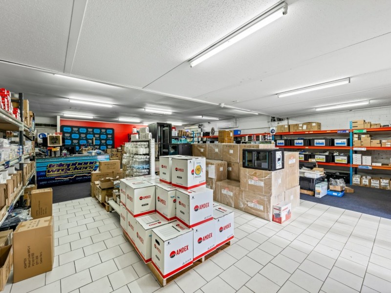 3843-3845 Pacific Highway, Tanah Merah QLD 4128