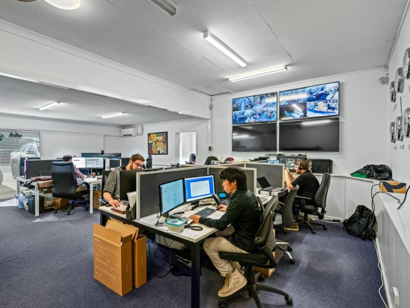 3843-3845 Pacific Highway, Tanah Merah QLD 4128